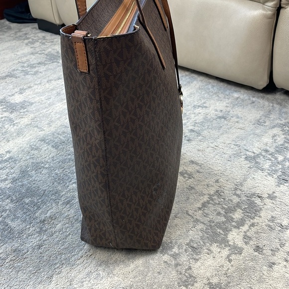 MICHAEL Michael Kors Hayley Large Signature Print Tote Bag MK Logo Brown - Picture 4 of 17